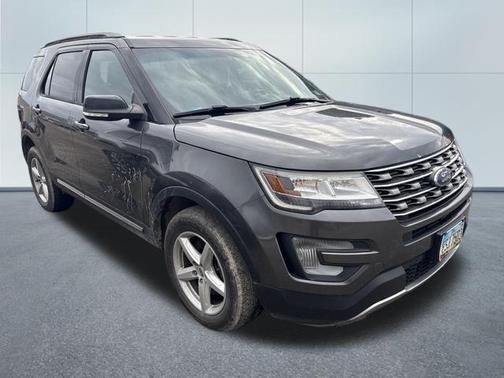 Magnetic 2017 Ford Explorer XLT