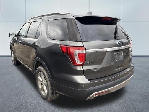 Magnetic 2017 Ford Explorer XLT