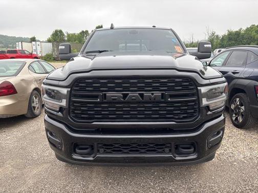 2023 RAM 3500 Big Horn Crew Cab 4x4 8' Box