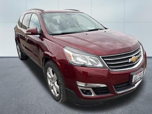 Siren Red Tintcoat 2017 Chevrolet Traverse 1LT