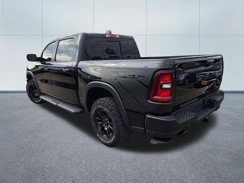 Diamond Black Crystal Pearlcoat 2025 RAM 1500 Rebel