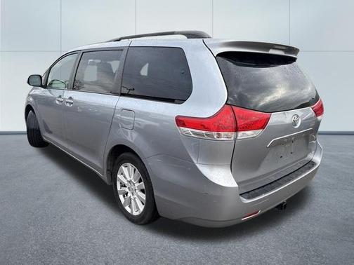 Predawn Gray Mica 2013 Toyota Sienna XLE