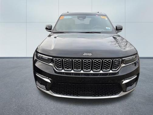 2023 Jeep Grand Cherokee Summit