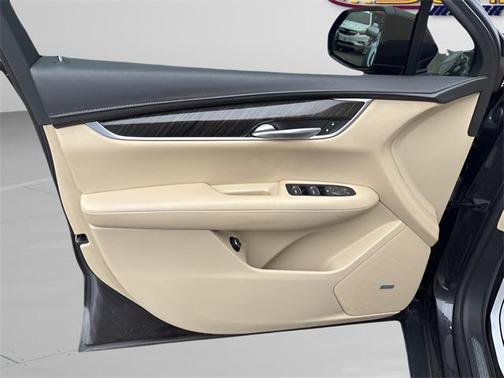 2017 Cadillac XT5 Base