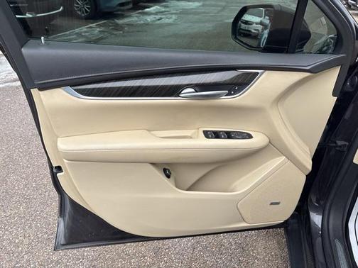 2017 Cadillac XT5 Base