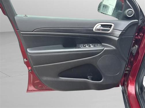 2020 Jeep Grand Cherokee Laredo