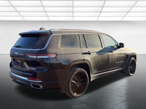2022 Jeep Grand Cherokee L Summit
