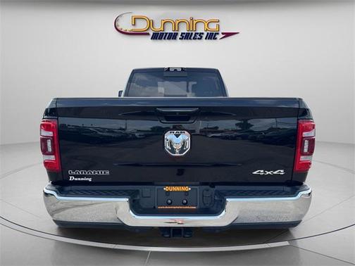 2024 RAM 3500 Laramie Crew Cab 4x4 8' Box