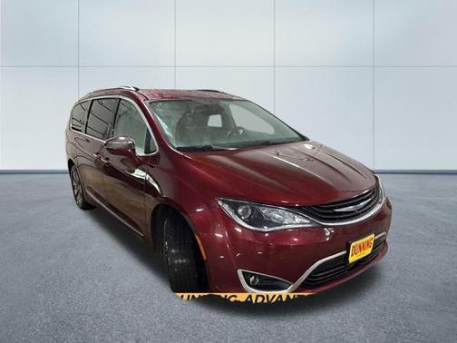 2017 Chrysler Pacifica Hybrid Platinum