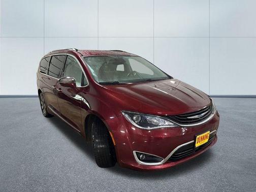 2017 Chrysler Pacifica Hybrid Platinum