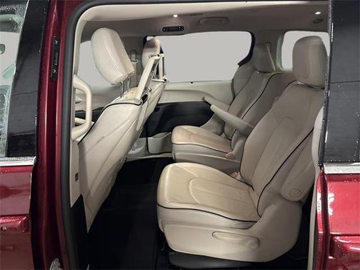 2017 Chrysler Pacifica Hybrid Platinum