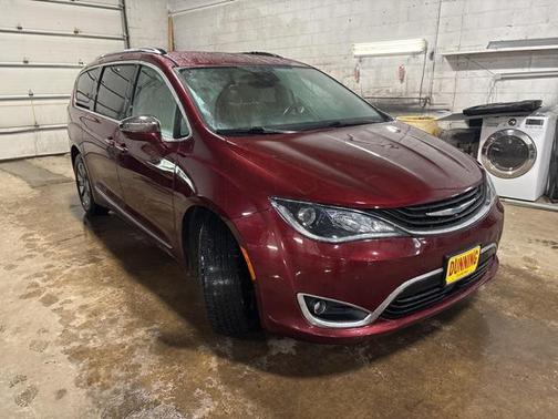 2017 Chrysler Pacifica Hybrid Platinum