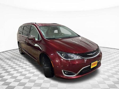 2017 Chrysler Pacifica Hybrid Platinum