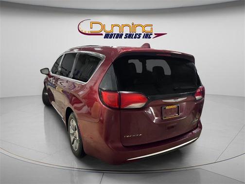 2017 Chrysler Pacifica Hybrid Platinum