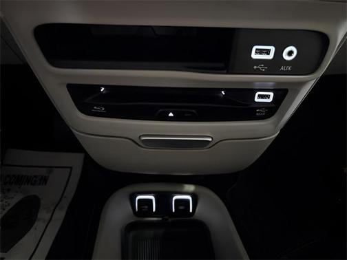 2017 Chrysler Pacifica Hybrid Platinum