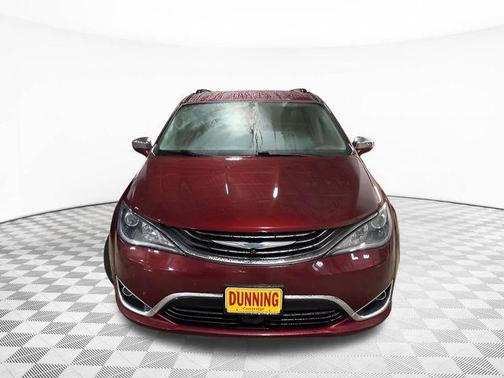 2017 Chrysler Pacifica Hybrid Platinum