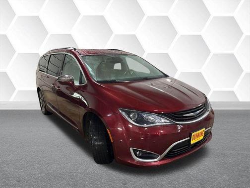 2017 Chrysler Pacifica Hybrid Platinum