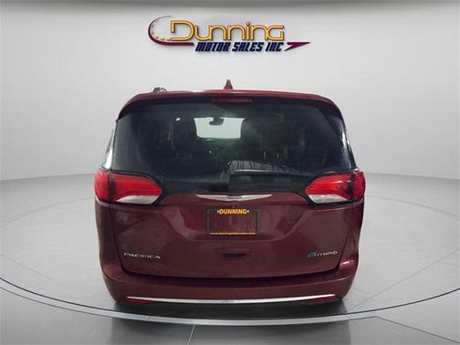 2017 Chrysler Pacifica Hybrid Platinum