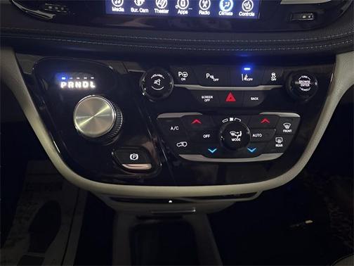 2017 Chrysler Pacifica Hybrid Platinum