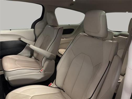 2017 Chrysler Pacifica Hybrid Platinum