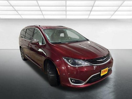 2017 Chrysler Pacifica Hybrid Platinum