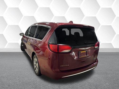 2017 Chrysler Pacifica Hybrid Platinum