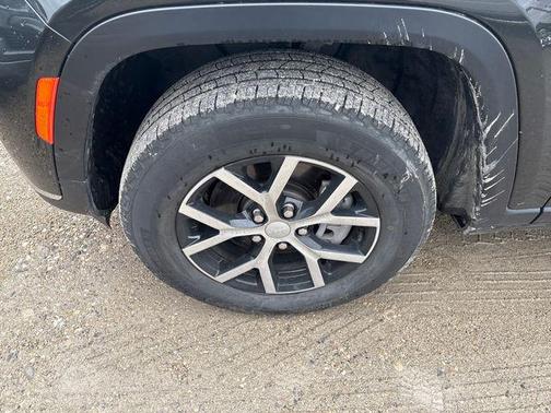 Rocky Mountain Pearlcoat 2024 Jeep Grand Cherokee L Limited