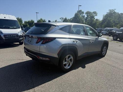 2022 Hyundai TUCSON SE