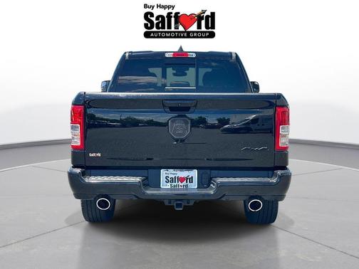 Diamond Black Crystal Pearlcoat 2021 RAM 1500 Big Horn/Lone Star