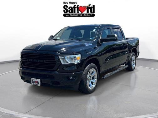 Diamond Black Crystal Pearlcoat 2021 RAM 1500 Big Horn/Lone Star