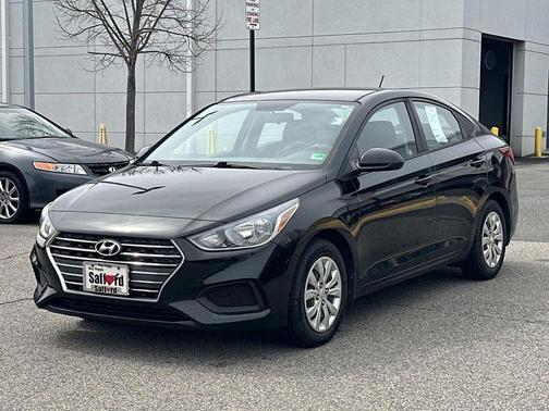 Absolute Black Pearl 2019 Hyundai Accent SE