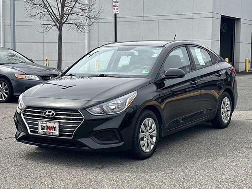 Absolute Black Pearl 2019 Hyundai Accent SE