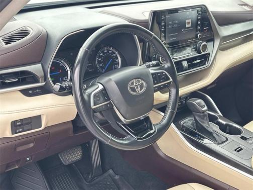 2021 Toyota Highlander Hybrid XLE
