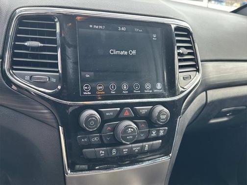 2022 Jeep Grand Cherokee Laredo