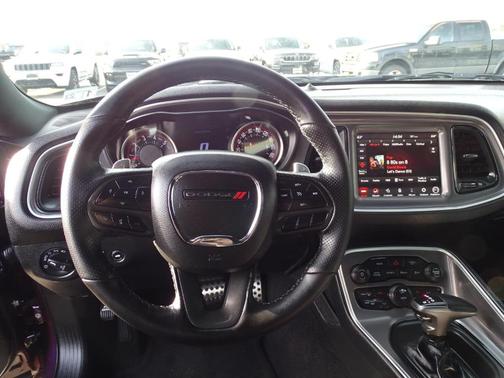 Photo 2 of 28 of 2021 Dodge Challenger R/T Scat Pack