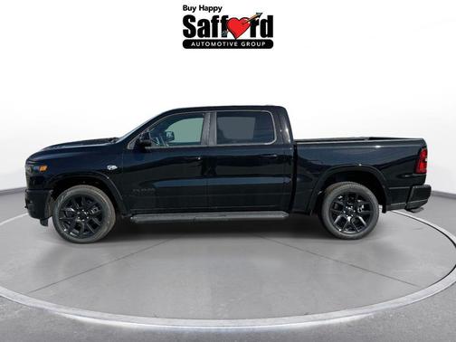Diamond Black Crystal Pearlcoat 2026 RAM 1500 Laramie