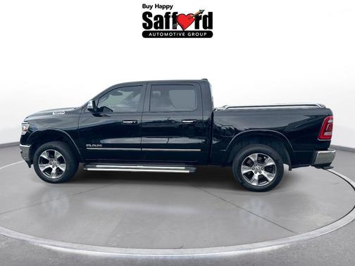 Diamond Black Crystal Pearlcoat 2019 RAM 1500 Laramie