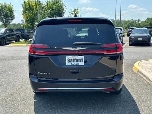 2025 Chrysler Pacifica L