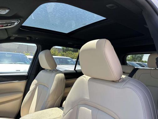 Bright White Clearcoat 2026 Jeep Grand Cherokee Limited