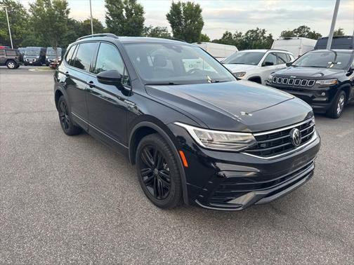 2022 Volkswagen Tiguan 2.0T SE R-Line Black 4MOTION