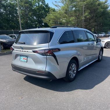 2023 Toyota Sienna XLE 7 Passenger