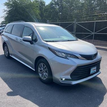2023 Toyota Sienna XLE 7 Passenger