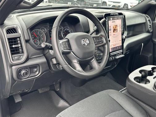 2025 RAM 2500 Tradesman Crew Cab 4x4 6'4' Box