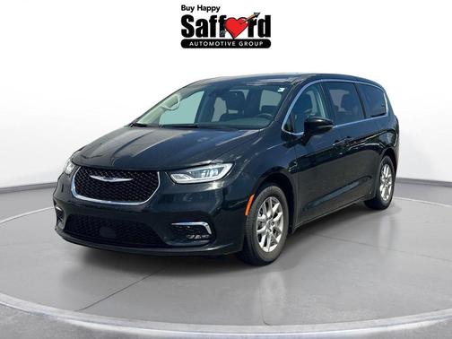 Brilliant Black Crystal Pearlcoat 2024 Chrysler Pacifica Touring L