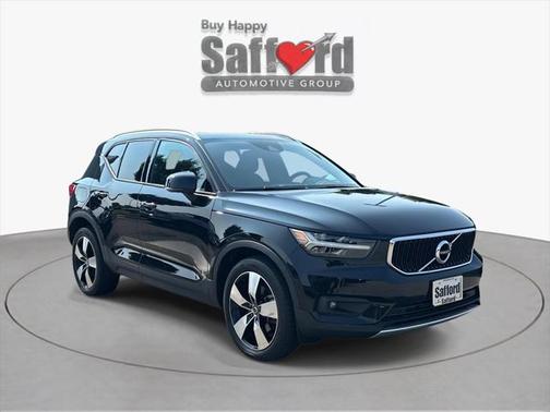 2022 Volvo XC40 T5 Momentum