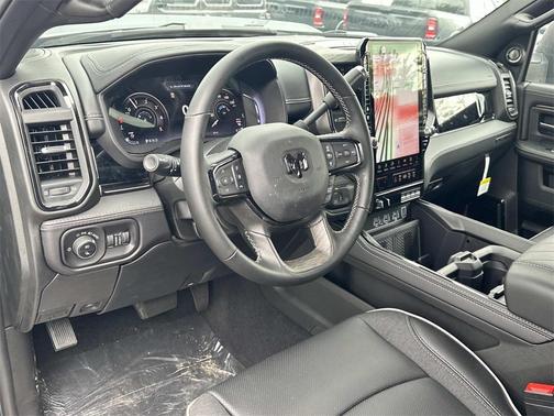 2025 RAM 3500 Limited Crew Cab 4x4 8' Box