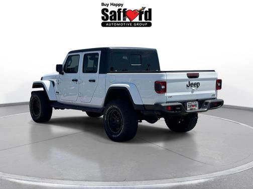 Bright White Clearcoat 2021 Jeep Gladiator Overland