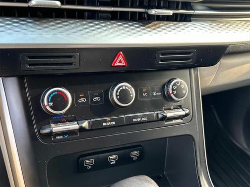 2022 Kia Carnival LXS