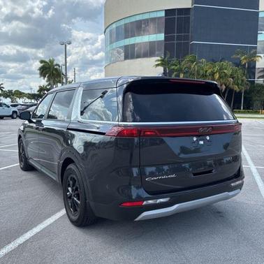 2022 Kia Carnival LXS