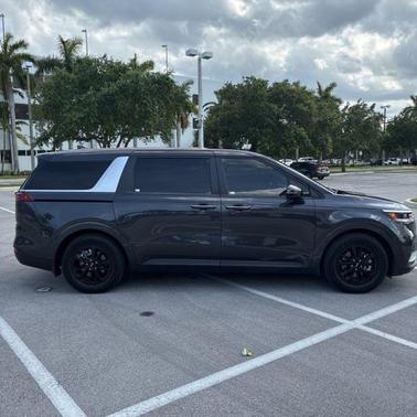 2022 Kia Carnival LXS